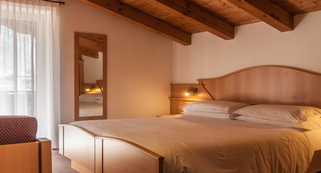 Hotel Ai Pini Vigo di Fassa Ngoại thất bức ảnh