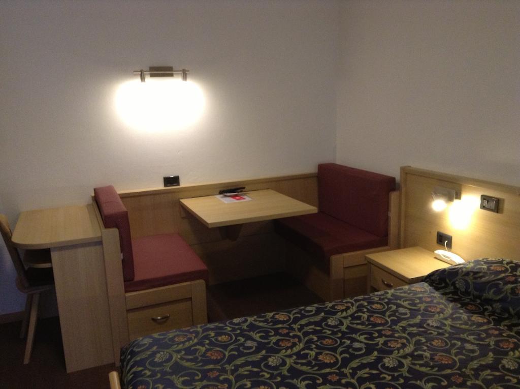 Hotel Ai Pini Vigo di Fassa Ngoại thất bức ảnh