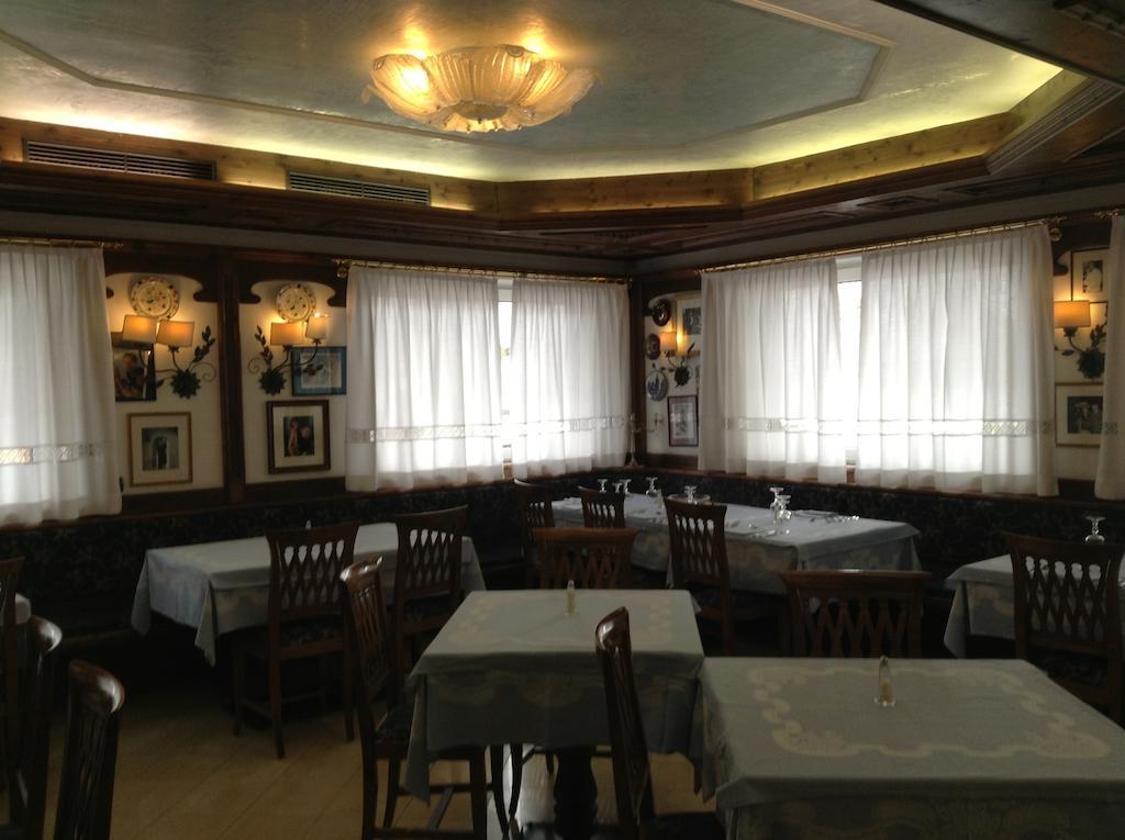 Hotel Ai Pini Vigo di Fassa Ngoại thất bức ảnh