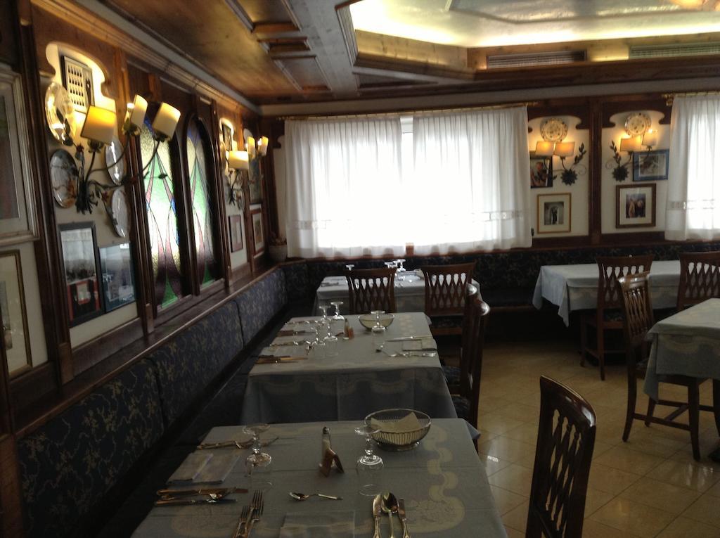 Hotel Ai Pini Vigo di Fassa Ngoại thất bức ảnh