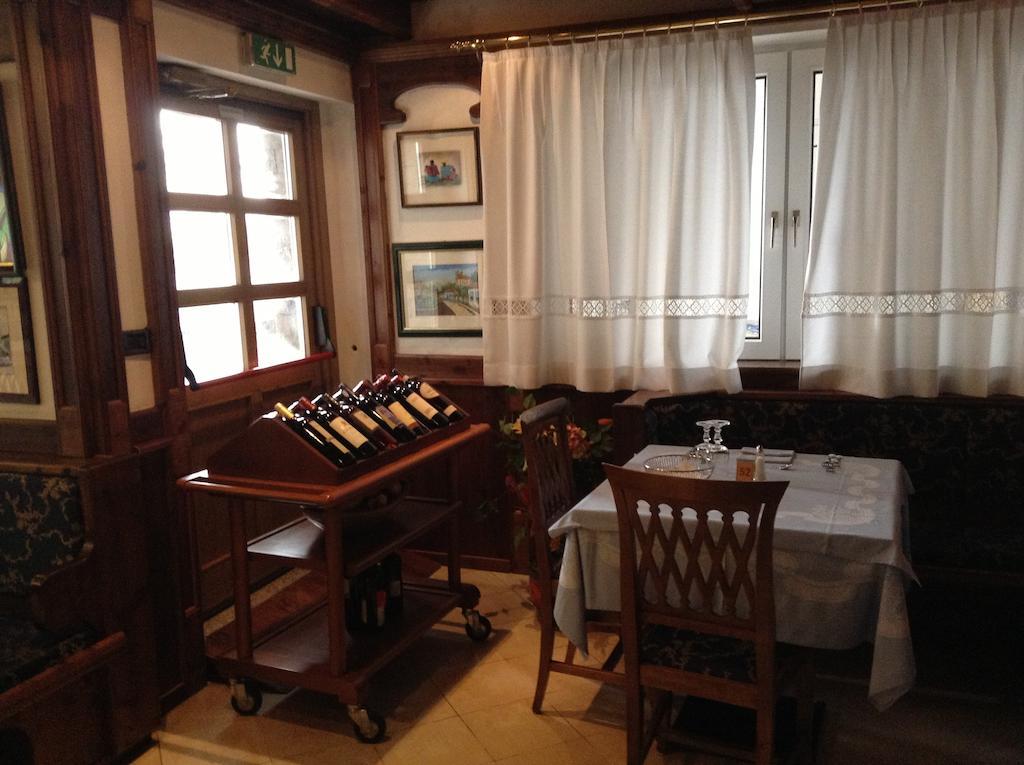 Hotel Ai Pini Vigo di Fassa Ngoại thất bức ảnh