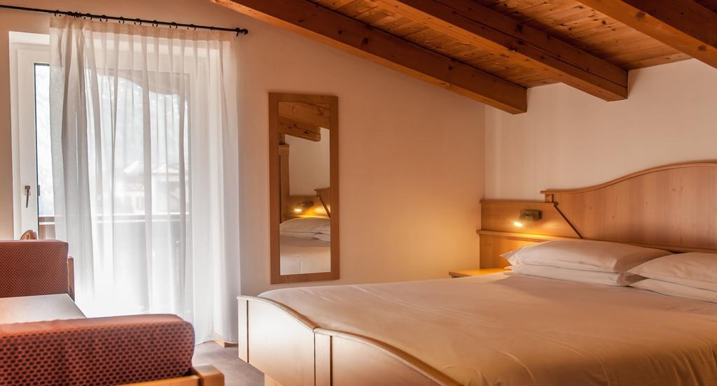 Hotel Ai Pini Vigo di Fassa Ngoại thất bức ảnh