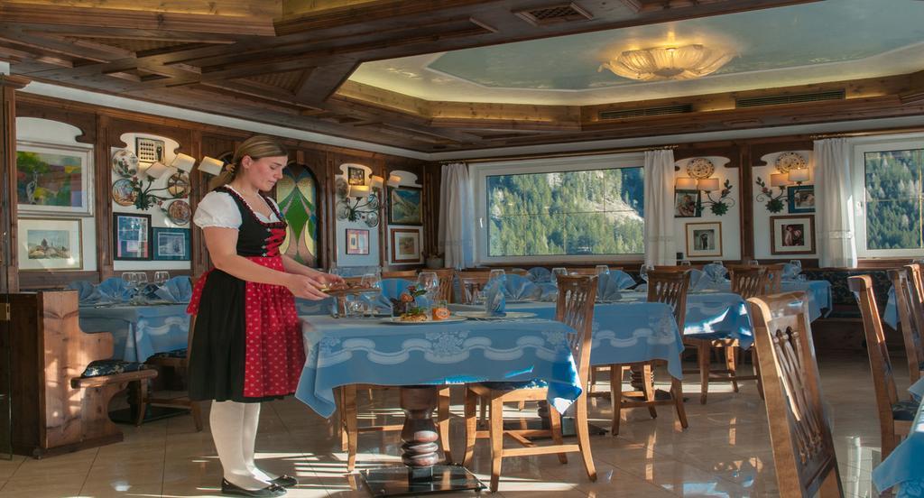 Hotel Ai Pini Vigo di Fassa Ngoại thất bức ảnh