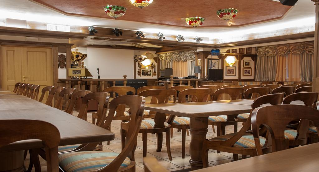 Hotel Ai Pini Vigo di Fassa Ngoại thất bức ảnh